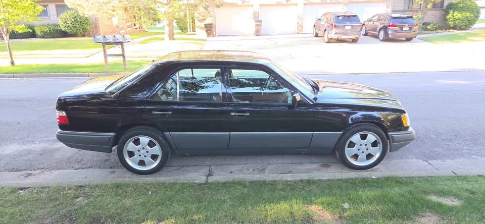 1995 Mercedes-Benz W124 E-Class - Image 11 of 20