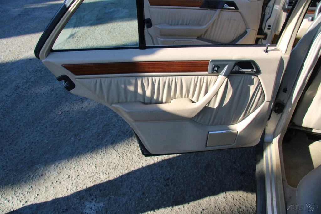 1995 Mercedes-Benz W124 E-Class - Image 19 of 21