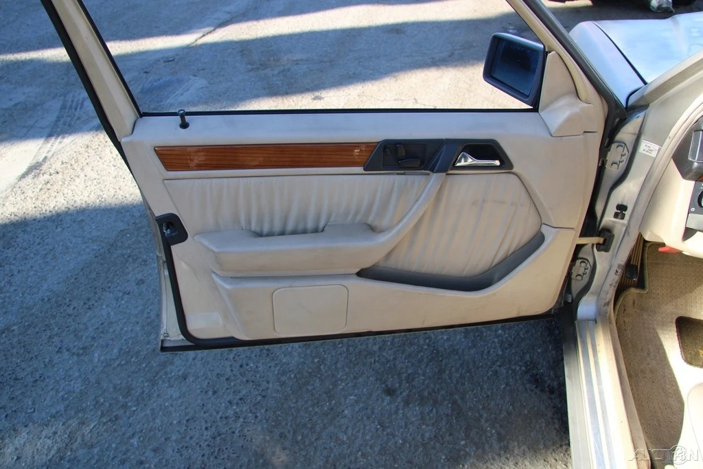 1995 Mercedes-Benz W124 E-Class - Image 12 of 21