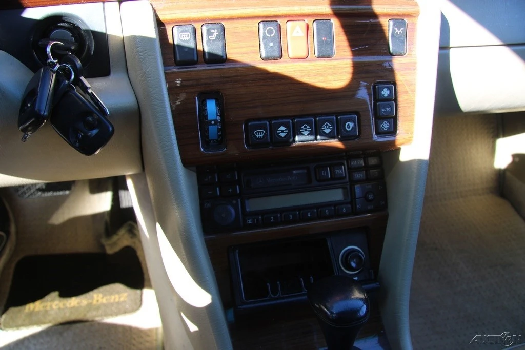 1995 Mercedes-Benz W124 E-Class - Image 17 of 21