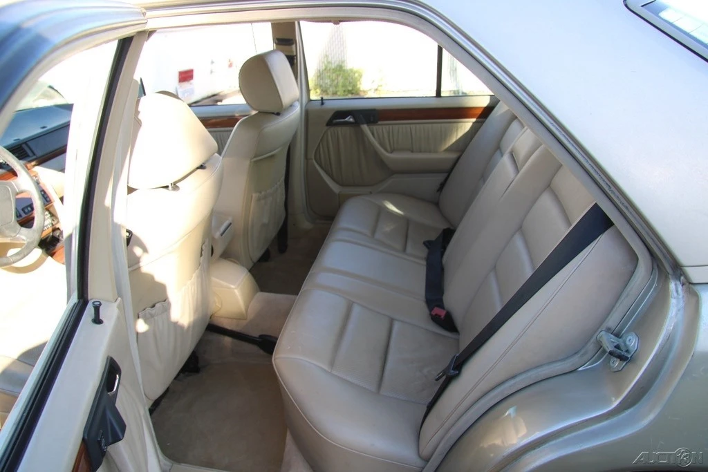 1995 Mercedes-Benz W124 E-Class - Image 20 of 21
