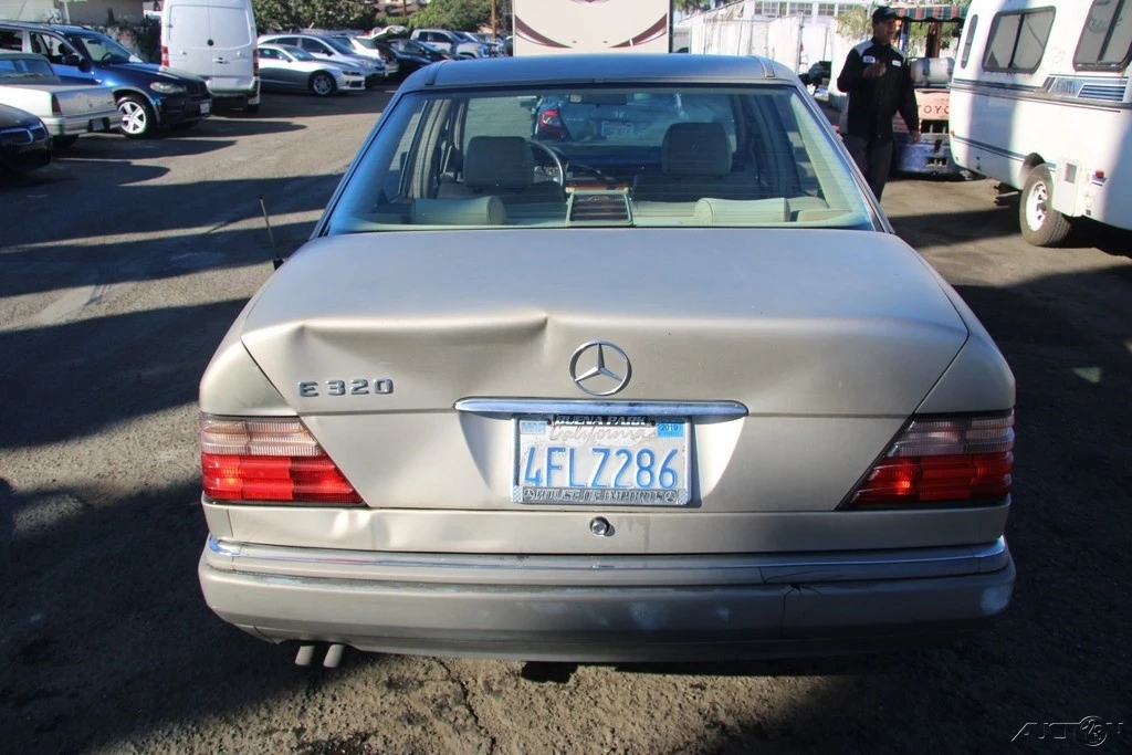 1995 Mercedes-Benz W124 E-Class - Image 5 of 21