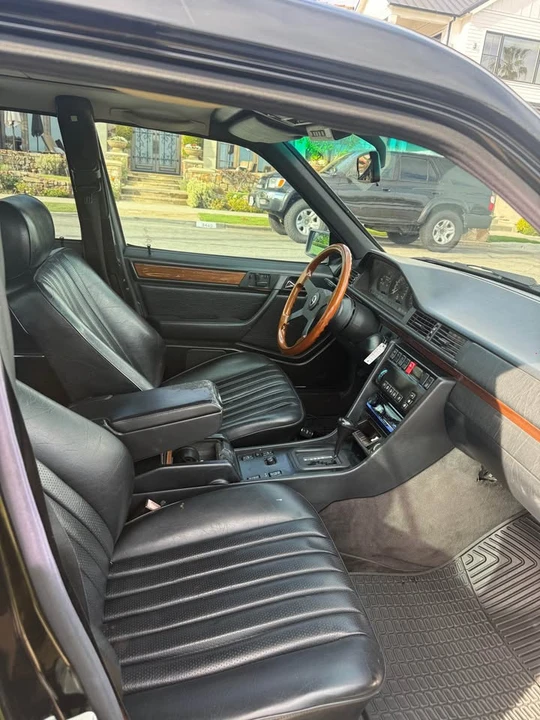 1995 Mercedes-Benz W124 E-Class - Image 5 of 9