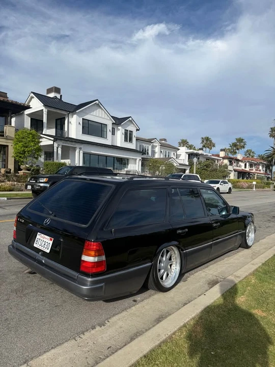 1995 Mercedes-Benz W124 E-Class - Image 3 of 9