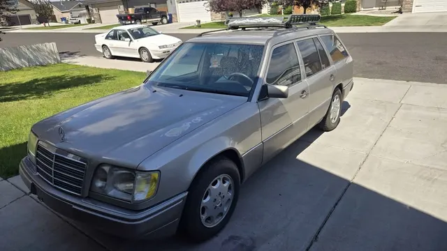 1995 Mercedes-Benz E-Class E 320 Wagon 4D