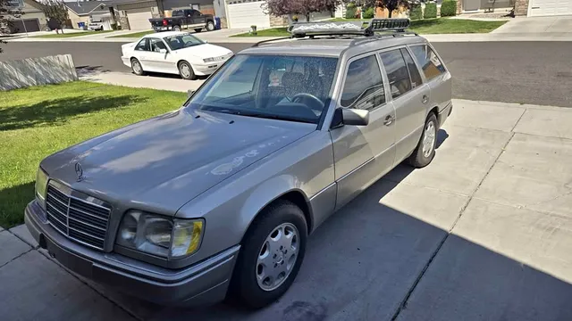 1995 Mercedes-Benz E-Class E 320 Wagon 4D