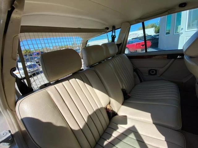 1995 Mercedes-Benz W124 E-Class - Image 18 of 21