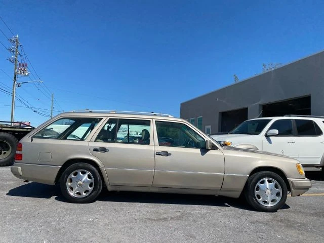 1995 Mercedes-Benz W124 E-Class - Image 7 of 21