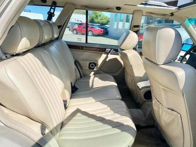 1995 Mercedes-Benz W124 E-Class - Image 10 of 12