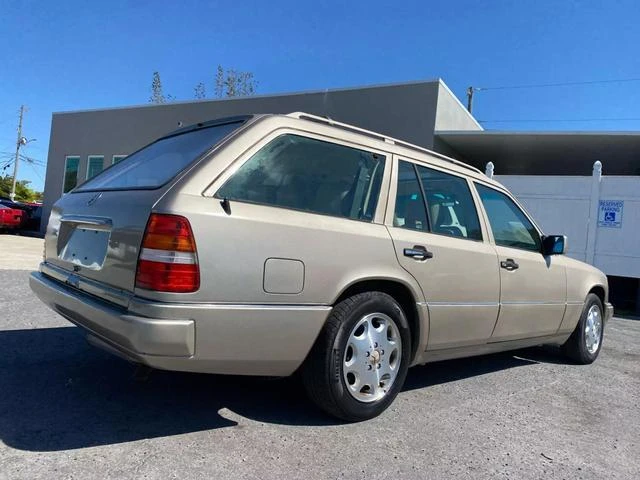 1995 Mercedes-Benz W124 E-Class - Image 2 of 12