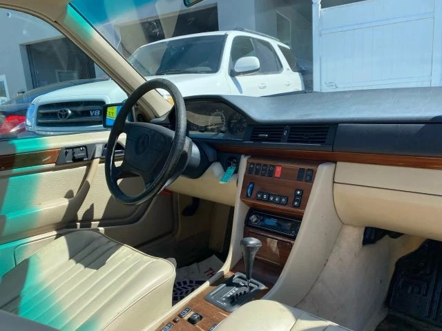 1995 Mercedes-Benz W124 E-Class - Image 8 of 21
