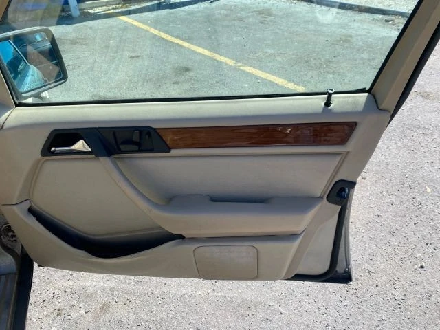 1995 Mercedes-Benz W124 E-Class - Image 11 of 21