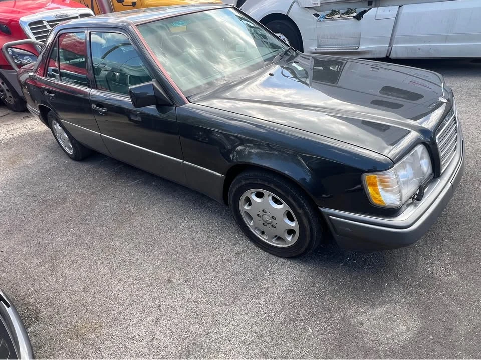 1995 Mercedes-Benz W124 E-Class - Image 2 of 6