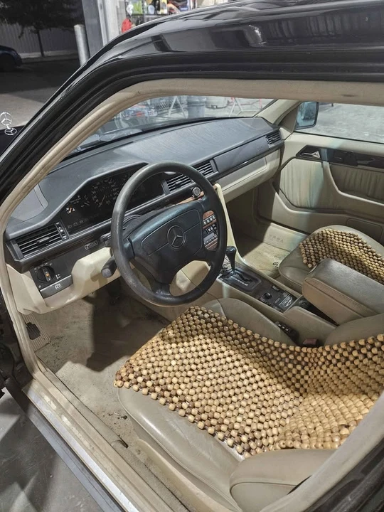 1995 Mercedes-Benz W124 E-Class - Image 5 of 10