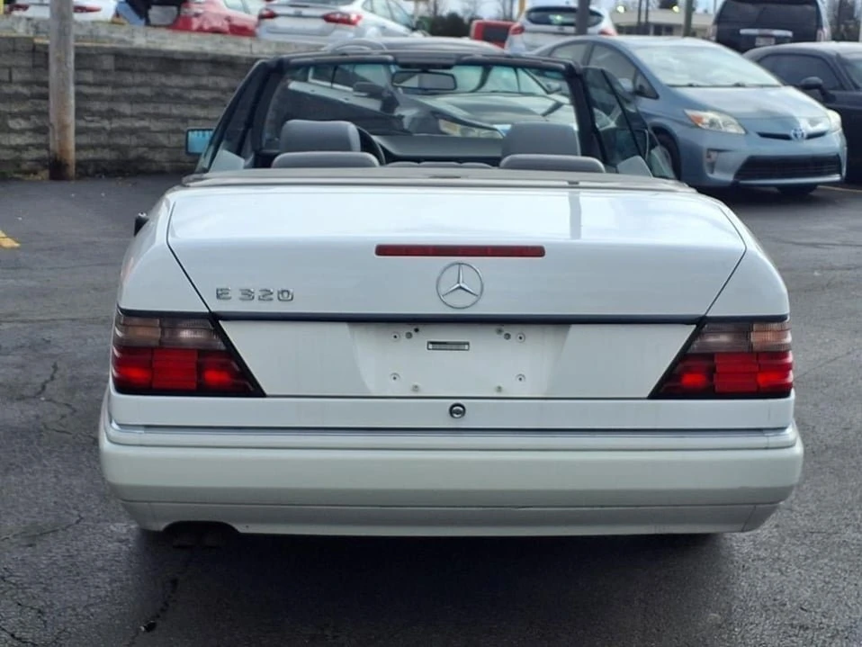 1995 Mercedes-Benz W124 E-Class - Image 4 of 19