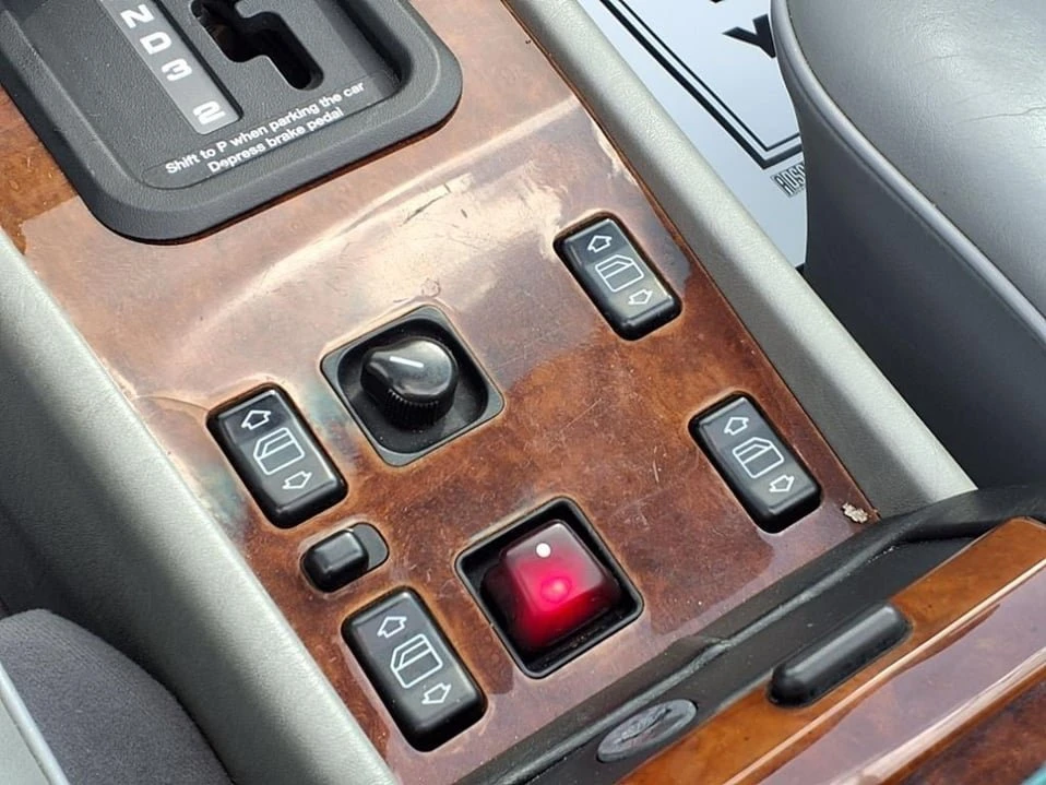 1995 Mercedes-Benz W124 E-Class - Image 13 of 19