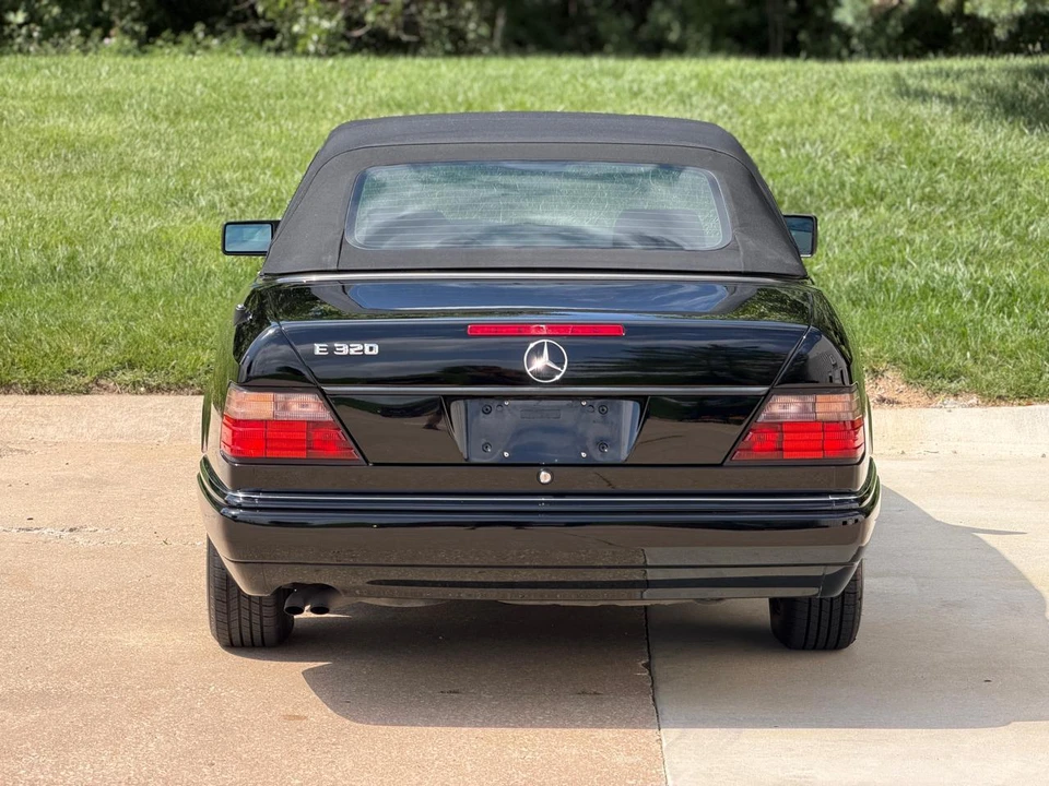 1995 Mercedes-Benz W124 E-Class - Image 13 of 31