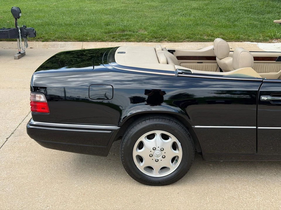 1995 Mercedes-Benz W124 E-Class - Image 17 of 31