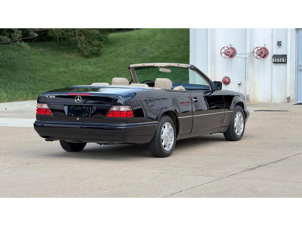 1995 Mercedes-Benz W124 E-Class - Image 14 of 31