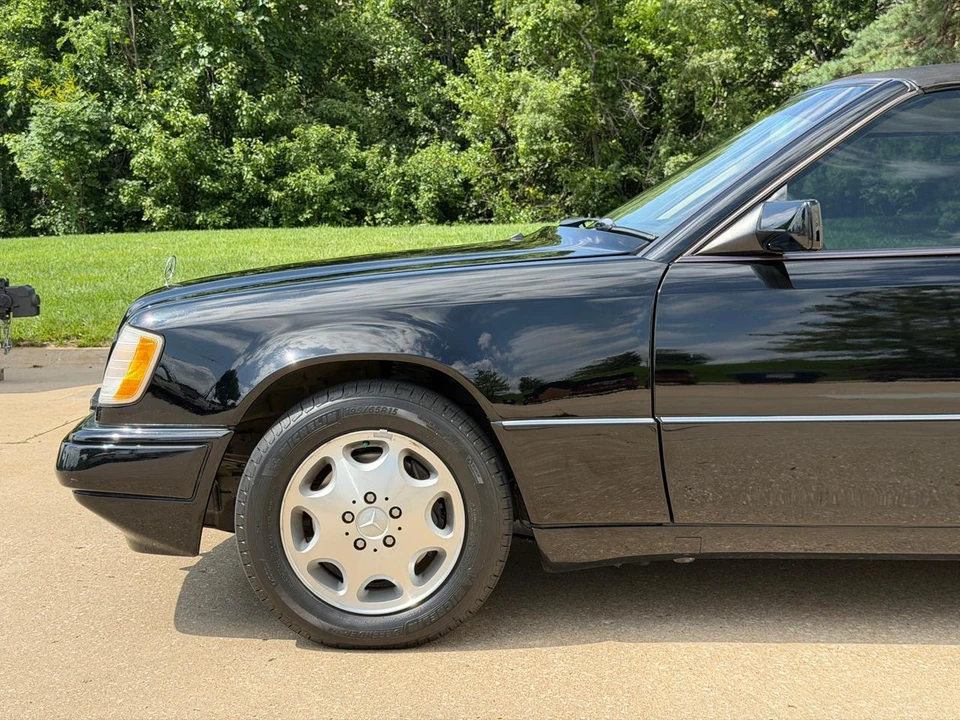 1995 Mercedes-Benz W124 E-Class - Image 8 of 31