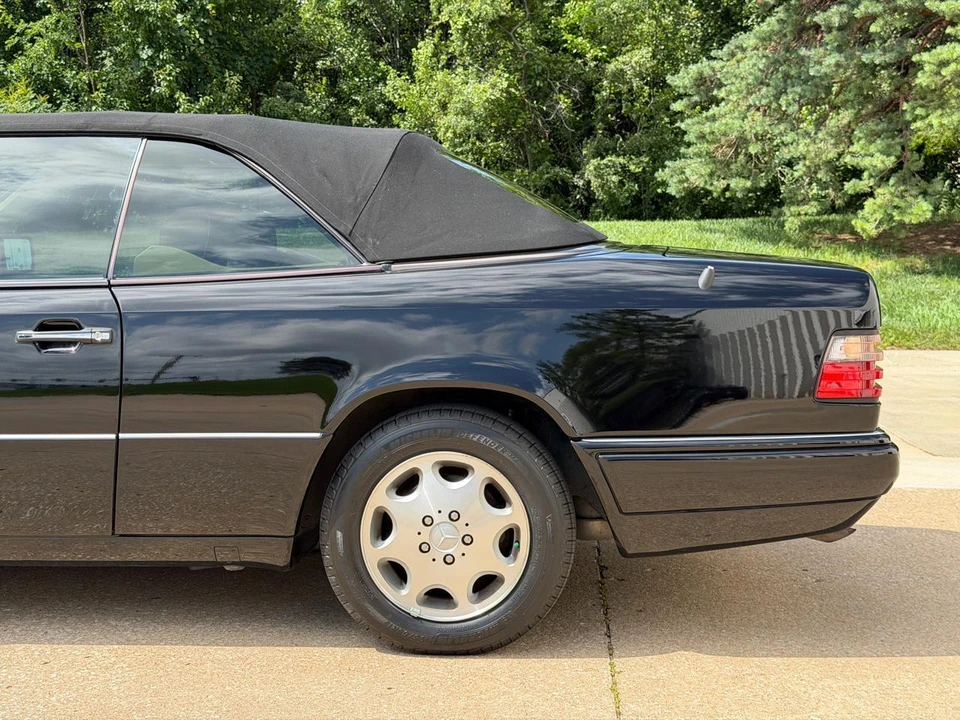 1995 Mercedes-Benz W124 E-Class - Image 9 of 31