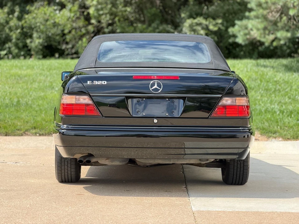 1995 Mercedes-Benz W124 E-Class - Image 12 of 31