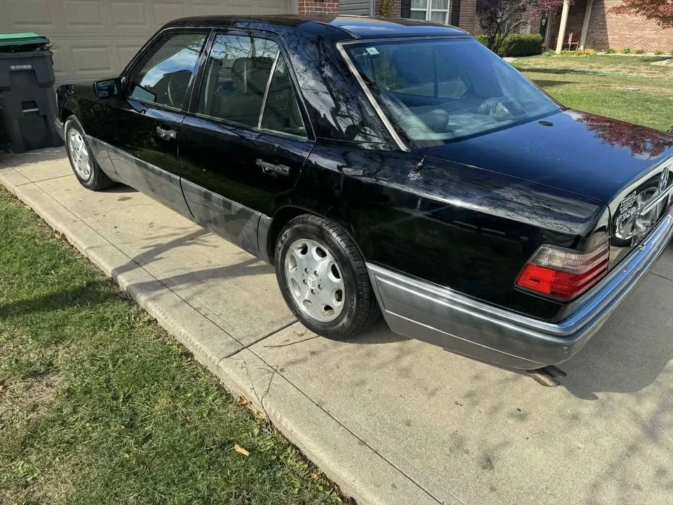 1995 Mercedes-Benz W124 E-Class - Image 8 of 8