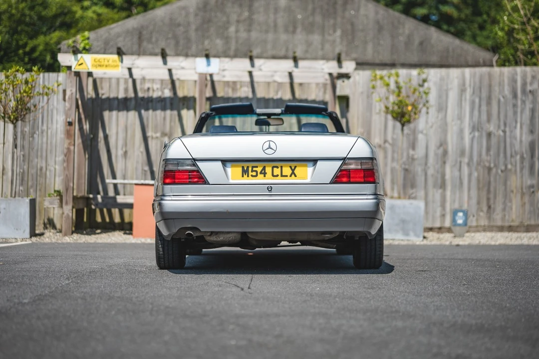 1995 Mercedes-Benz W124 E-Class - Image 6 of 30