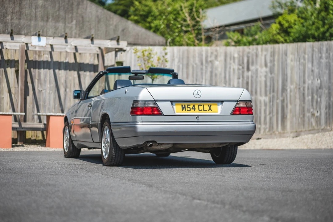 1995 Mercedes-Benz W124 E-Class - Image 13 of 30