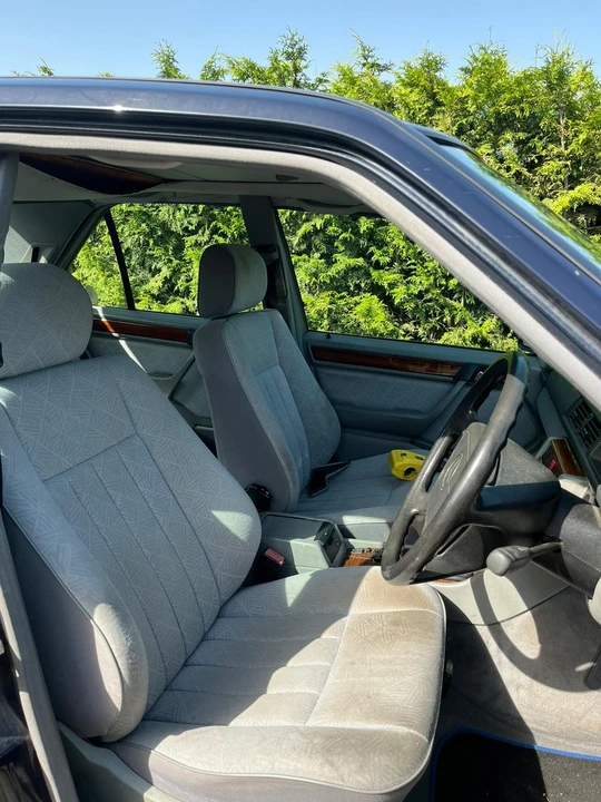 1995 Mercedes-Benz W124 E-Class - Image 8 of 30