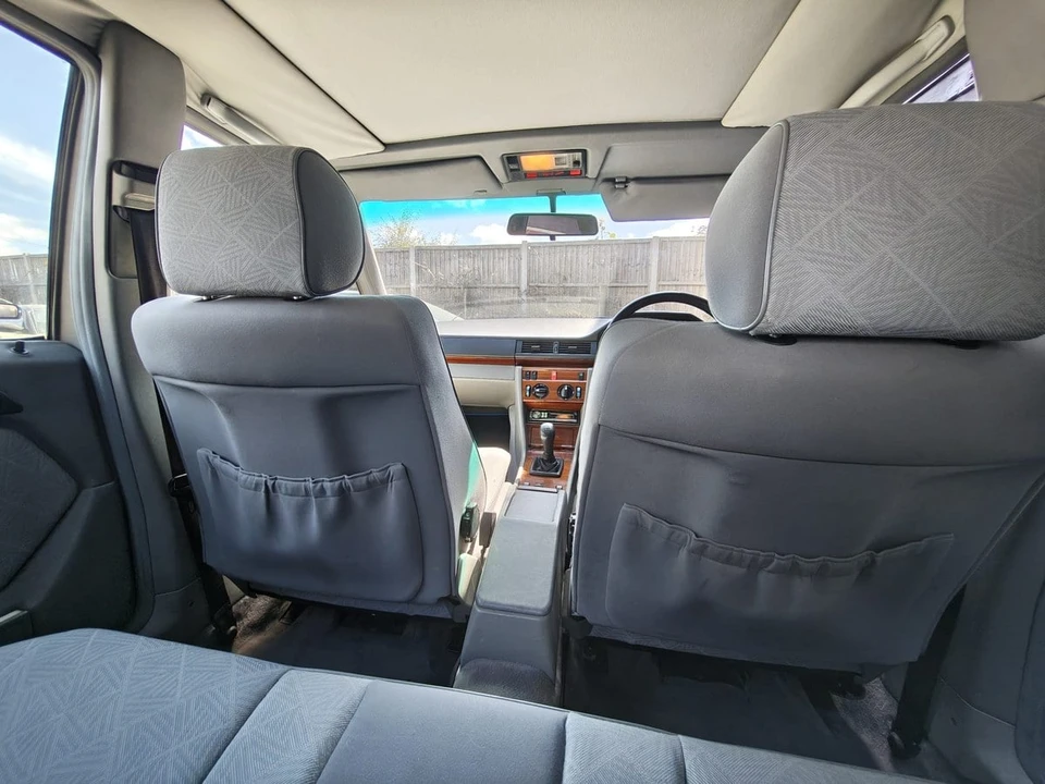 1995 Mercedes-Benz W124 E-Class - Image 17 of 30