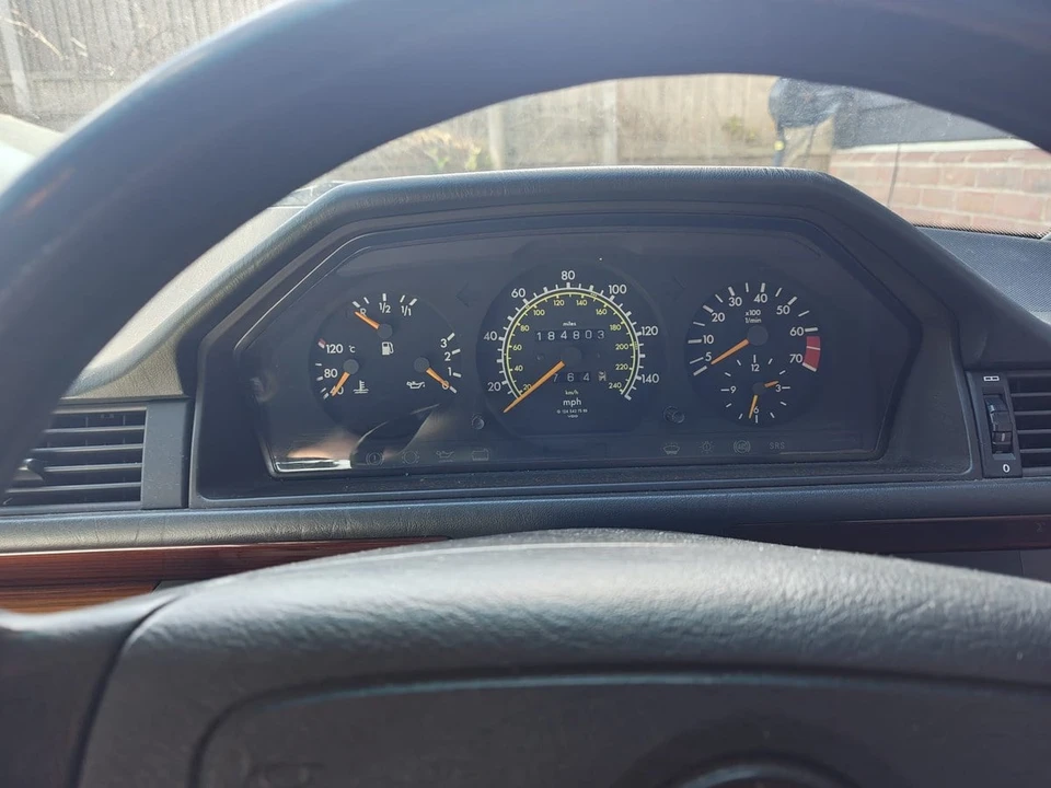 1995 Mercedes-Benz W124 E-Class - Image 29 of 30