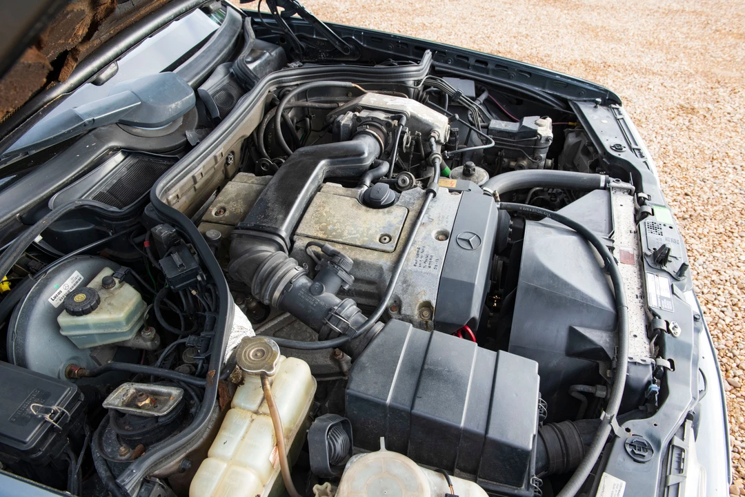 1995 Mercedes-Benz W124 E-Class - Image 4 of 16