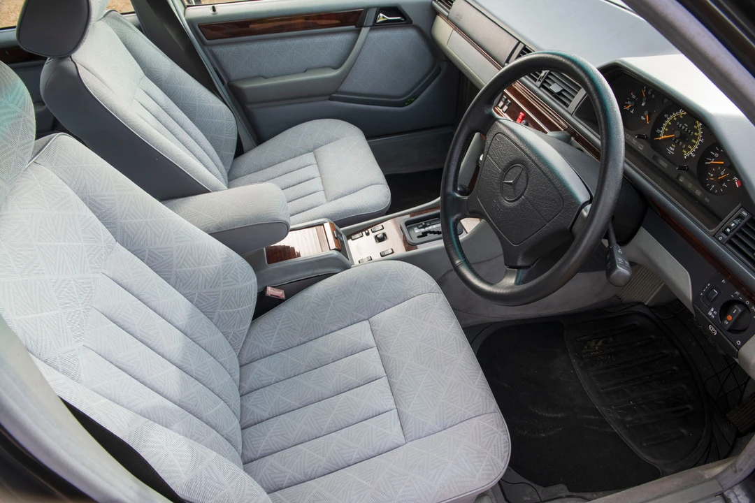 1995 Mercedes-Benz W124 E-Class - Image 7 of 16