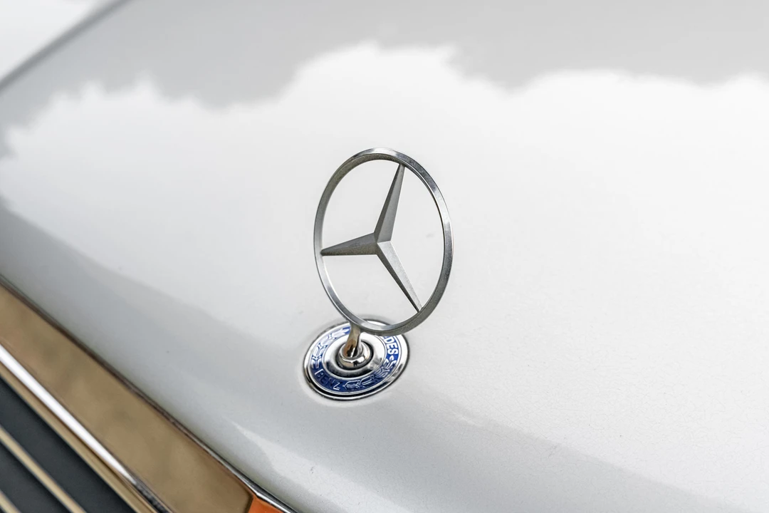 1995 Mercedes-Benz W124 E-Class - Image 18 of 31