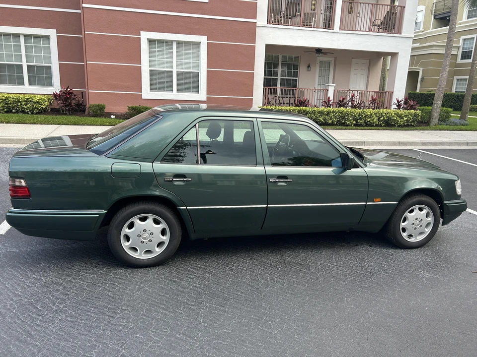 1995 Mercedes-Benz W124 E-Class - Image 17 of 31