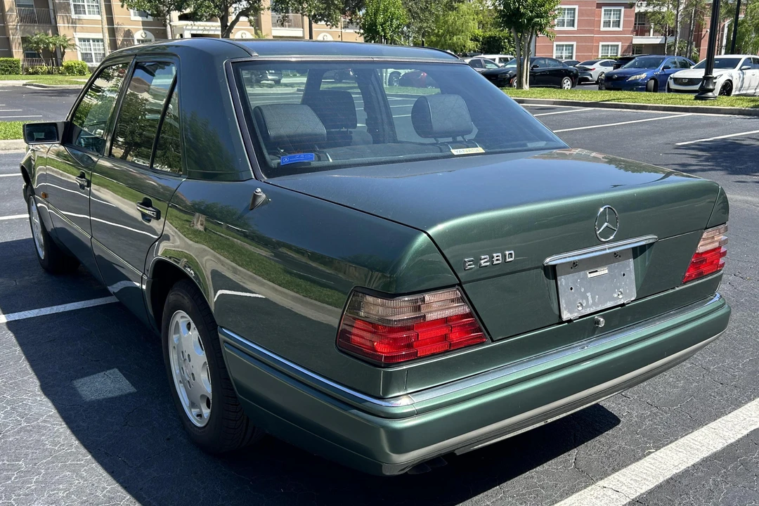 1995 Mercedes-Benz W124 E-Class - Image 4 of 31