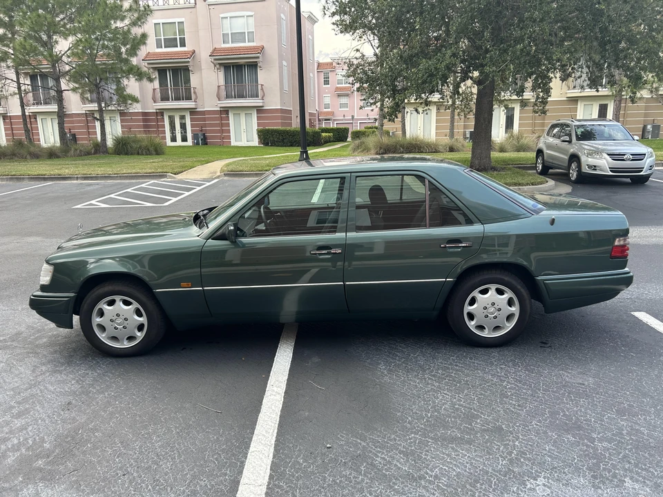1995 Mercedes-Benz W124 E-Class - Image 10 of 31