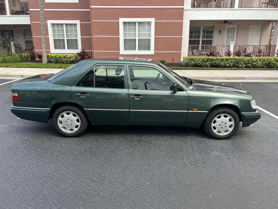 1995 Mercedes-Benz W124 E-Class - Image 18 of 31