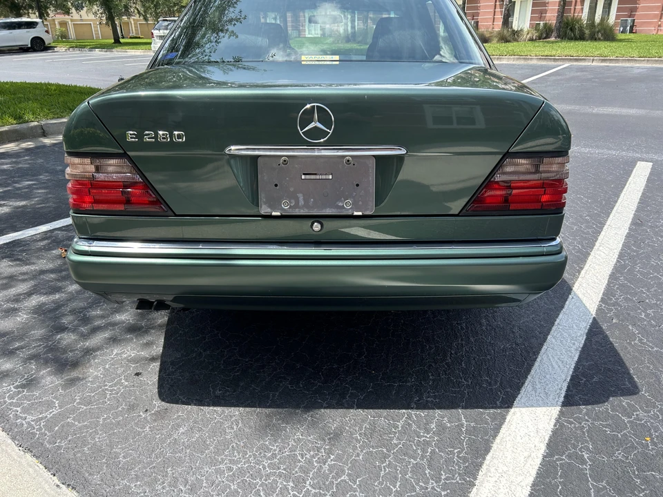 1995 Mercedes-Benz W124 E-Class - Image 30 of 31