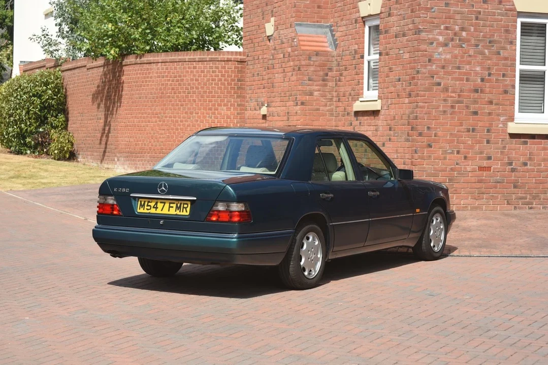 1995 Mercedes-Benz W124 E-Class - Image 15 of 31