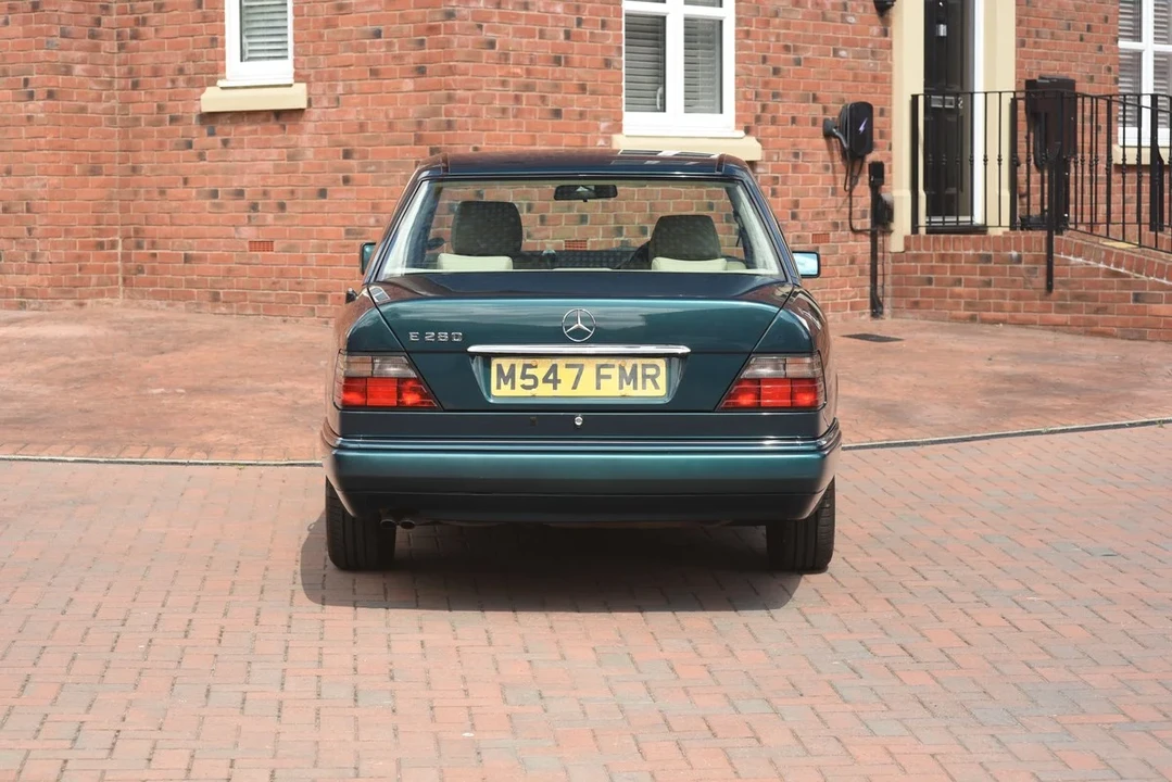 1995 Mercedes-Benz W124 E-Class - Image 9 of 31