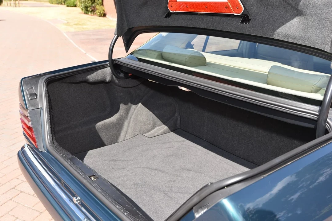 1995 Mercedes-Benz W124 E-Class - Image 20 of 31