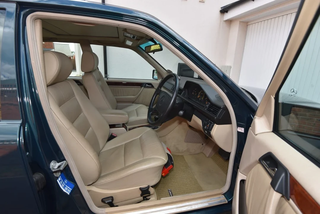 1995 Mercedes-Benz W124 E-Class - Image 2 of 31