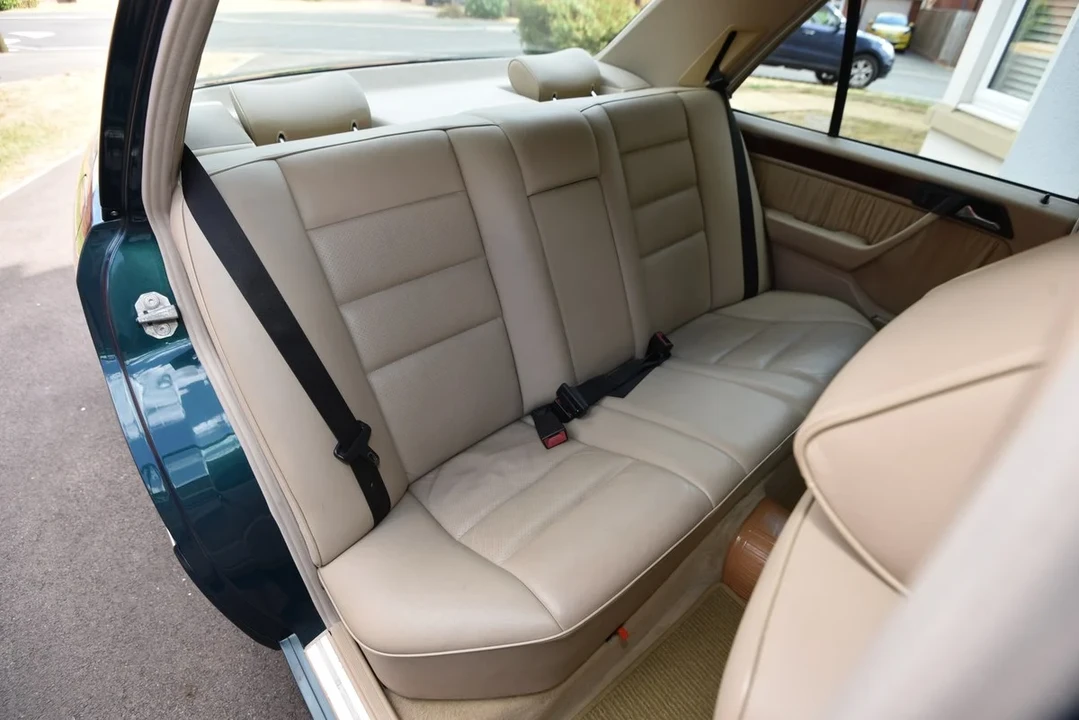 1995 Mercedes-Benz W124 E-Class - Image 6 of 31