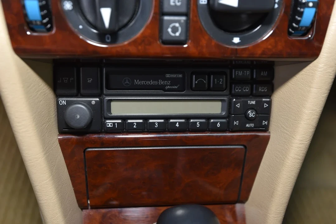 1995 Mercedes-Benz W124 E-Class - Image 14 of 31