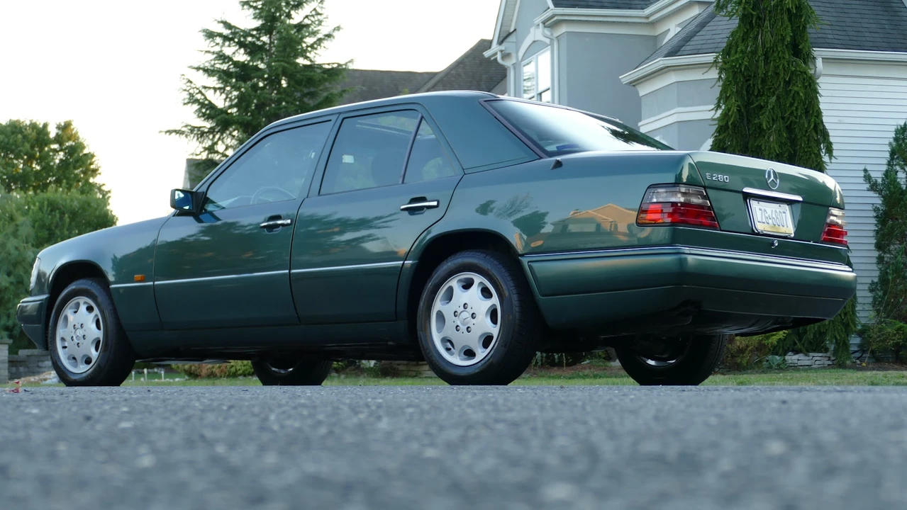 1995 Mercedes-Benz W124 E-Class - Image 6 of 31