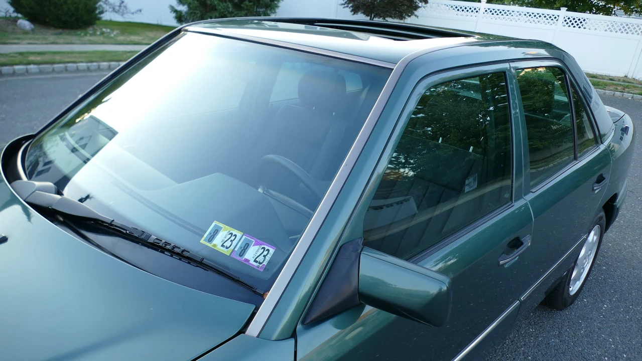 1995 Mercedes-Benz W124 E-Class - Image 19 of 31