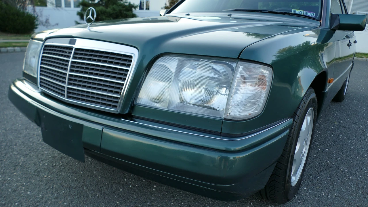 1995 Mercedes-Benz W124 E-Class - Image 17 of 31