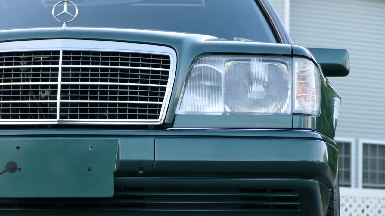1995 Mercedes-Benz W124 E-Class - Image 14 of 31